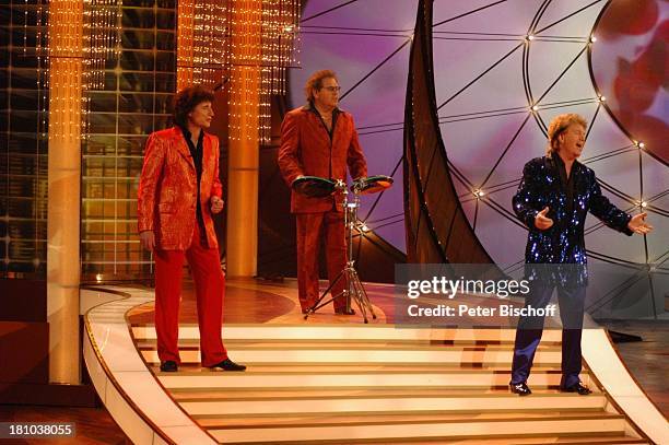 Flipper Singer Singer The Flippers Photos and Premium High Res Pictures - Getty Images