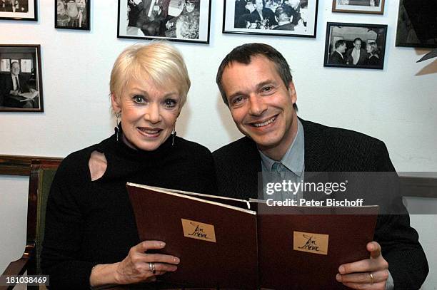 Anita Kupsch, Schwiegersohn Cristoph Schobesberger, Lesung: "Beziehungen und andere Probleme", Premiere, Berlin, , "Die Möwe", Schauspielerin,...