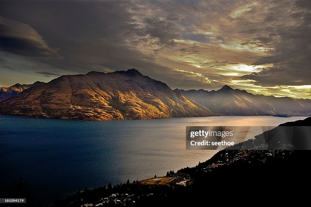 Remarkable Sunset at Queenstown