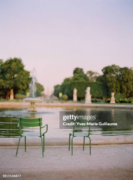 jardin de tuileries - paris - jardín de las tullerías fotografías e imágenes de stock