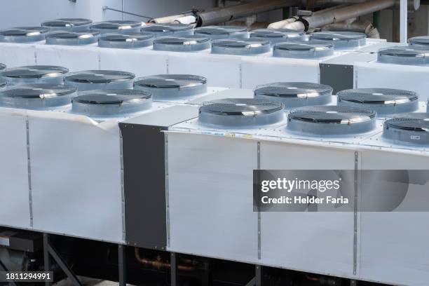 Large Rooftop Chiller 142 Rooftop Chiller Stock Photos, High-Res Pictures, and Images - Getty ...