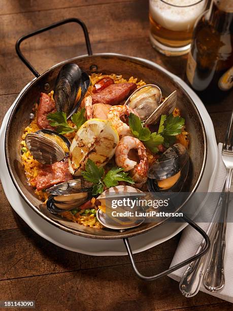 paella mit meeresfrüchten - murcia stock-fotos und bilder