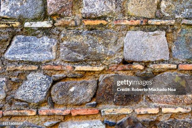 stone wall - provincie-toledo stockfoto's en -beelden
