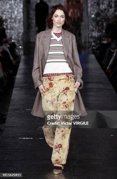 Sylvia Van Der Klooster walks the runway during the Paul Smith Ready to Wear Fall/Winter 2002-2003 fashion show as part of the London Fashion Week on...