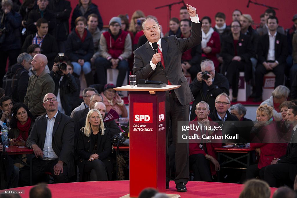 Social Democrats Campaign In Berlin