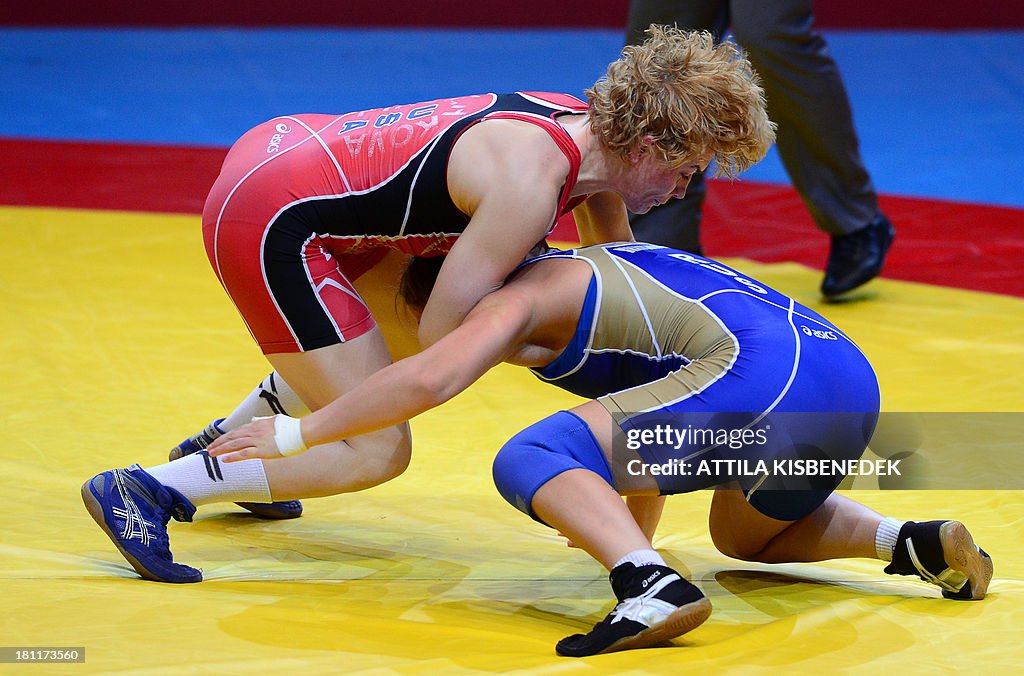 WRESTLING-WC-WOMEN-63KG-USA-RUS