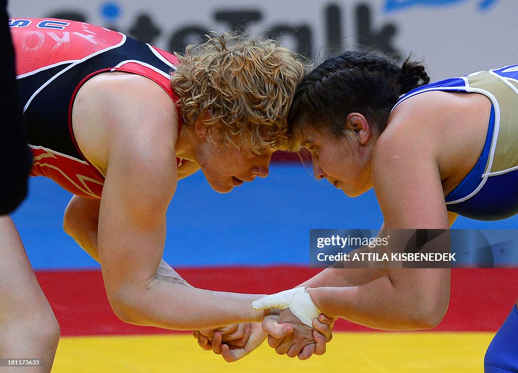 WRESTLING-WC-WOMEN-63 KG-USA-RUS