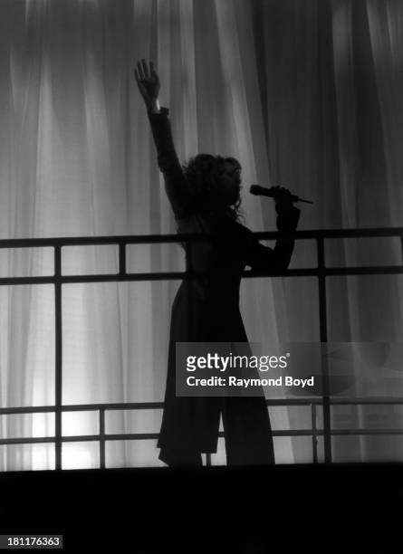 Singer Mariah Carey performs at the Rosemont Horizon in Rosemont, Illinois in NOVEMBER 1996.