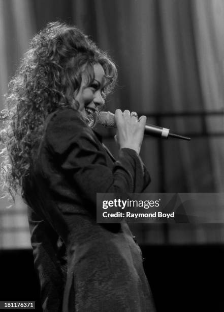 Singer Mariah Carey performs at the Rosemont Horizon in Rosemont, Illinois in NOVEMBER 1996.