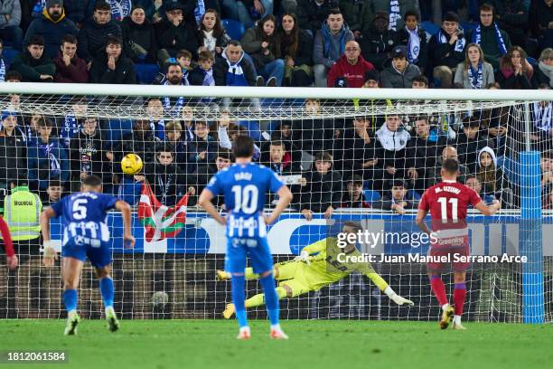 Myrto Uzuni of Granada CF celebrates after scoring goal during the LaLiga EA Sports match between Deportivo Alaves and Granada CF at Estadio de...