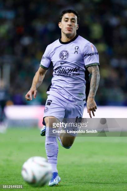 Alejandro Zendejas of America srives the ball during the quarterfinals first leg match between Leon and America as part of the Torneo Apertura 2023...