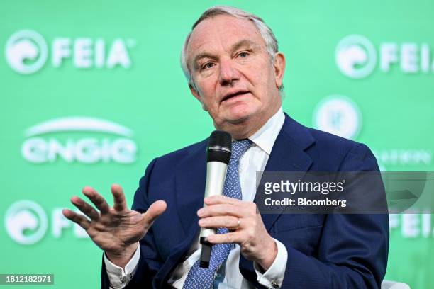 Alexander Wynaendts, chairman of Deutsche Bank AG, speaks during the International Economic Forum of the Americas conference in Paris, France, on...
