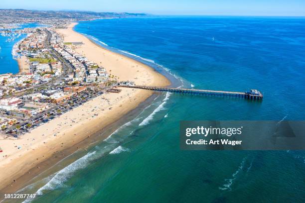 newport beach california antenne - newport beach stock-fotos und bilder