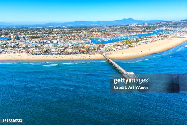 newport beach kalifornien aerial - newport beach california stock-fotos und bilder