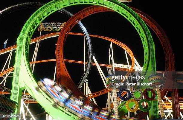 Achterbahn, Olympia-Looping, Fahrgeschäft, "Bremer Freimarkt", Reise, Bremen, Deutschland, Europa, , Volksfest, Jahrmarkt, Kirmis, bei Nacht,...