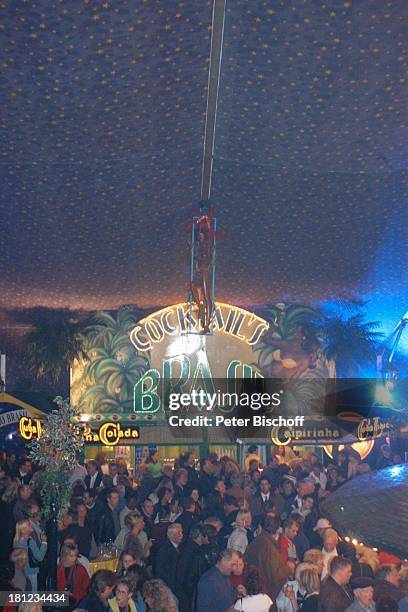 Hansezelt, "Bremer Freimarkt", Reise, Bremen, Deutschland, Europa, , Volksfest, Jahrmarkt, Kirmis, bei Nacht, Nachtaufnahme, Beleuchtung, Zelt, Gäste,