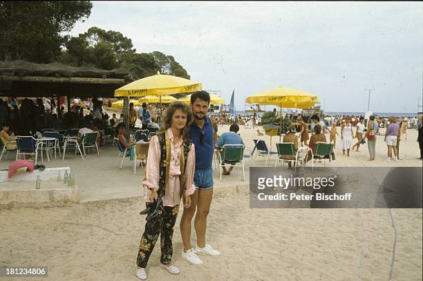 Nicole , Ehemann Winfried Seibert, ZDF-Show "Sommerhitparade", Cala Ratjada/Mallorca/Spanien, , Strand, Meer, Schlager, Promis, Prominenter,...