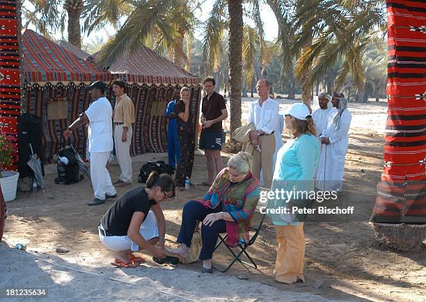 Johanna von Koczian , Tanja Wedhorn, Lebensgefährte Simon Raiser, Hans Peter Korff , Dreharbeiten der ZDF-Reihe: "Traumschiff""Oman",...