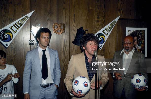 Franz Beckenbauer , Gotthilf Fischer , Name auf Wunsch, New York/USA/Amerika, , Fußballstadion, Cosmos-Stadion, Fußballer, Sportler, Chorleiter,...