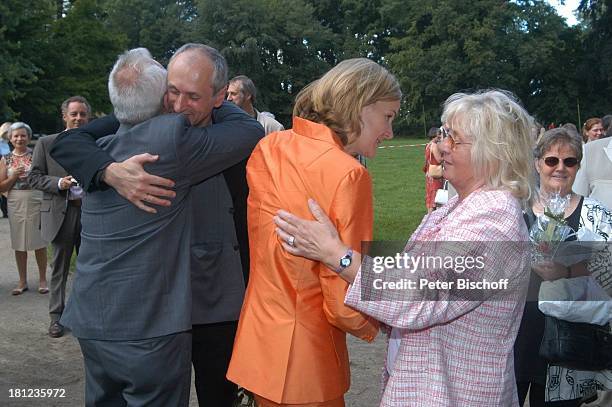 Braut Heike Götz , Bräutigam Detlef Lafrentz , Hochzeitsgäste, Begrüßung der Gäste, Gratulations-Defilee, gratulieren, Gratulation zur Hochzeitsfeier...