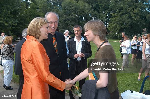 Braut Heike Götz , Bräutigam Detlef Lafrentz , Begrüßung der Gäste, Gratulations-Defilee, gratulieren, Gratulation zur Hochzeitsfeier Heike Götz und...