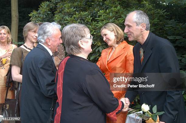 Braut Heike Götz , Bräutigam Detlef Lafrentz , Hochzeitsgäste, Begrüßung der Gäste, Gratulations-Defilee, gratulieren, Gratulation zur Hochzeitsfeier...