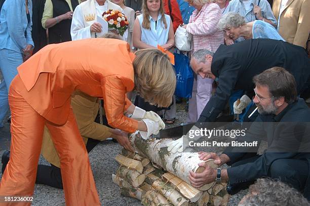 Braut Heike Götz , Dieter Hartwigsen , Bräutigam Detlef Lafrentz , Hochzeitsgäste, Hochzeit von Heike Götz und Detlef Lafrentz, vor der "E v a n g e...