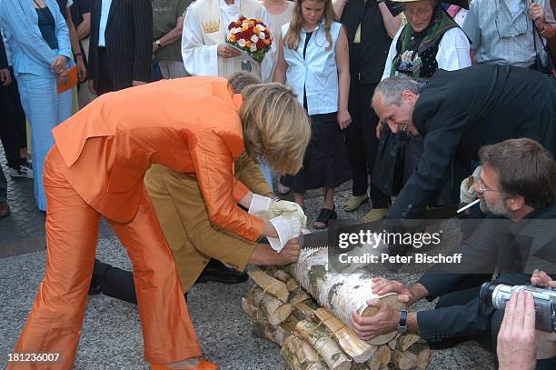 Braut Heike Götz , Dieter Hartwigsen , Bräutigam Detlef Lafrentz , Hochzeitsgäste, Hochzeit von Heike Götz und Detlef Lafrentz, vor der "E v a n g e...