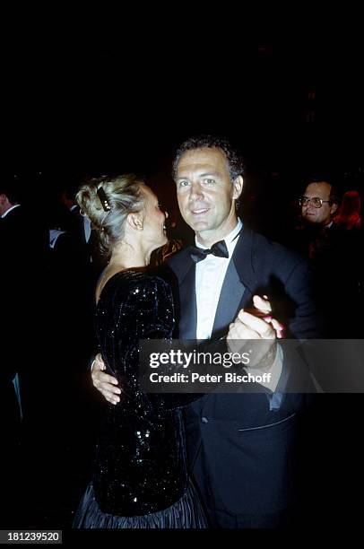 Franz Beckenbauer, Ehefrau Sybille, New York/USA/Amerika, Cosmos-Stadion, , Fußballstadion, Fußballer, Sportler, tanzen, Tanz,