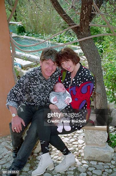Egon Wellenbrink, Ehefrau Lisa mit Tochter Clarissa, , Mallorca, Spanien, Musiker, Schauspieler, Schauspielerin, Homestory, Vater, Mutter, Ehemann,...