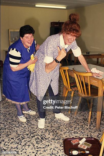 Rudi Carrell , Helga Weigel , ARD-Show "Die Rudi Carrell-Show" , Regensburg, Deutschland, , "Fürstliche Brauerei Thurn und Taxis", Verkleidung,...