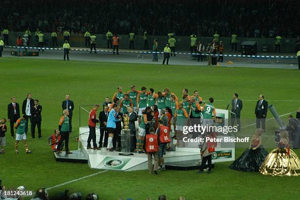 Fußballmannschaft "SV Werder Bremen", DFB-Pokalendspiel 2004 "SV Werder Bremen - Alemannia Aachen", Berlin, , "Olympia-Stadion", Fussball, Spiel,...