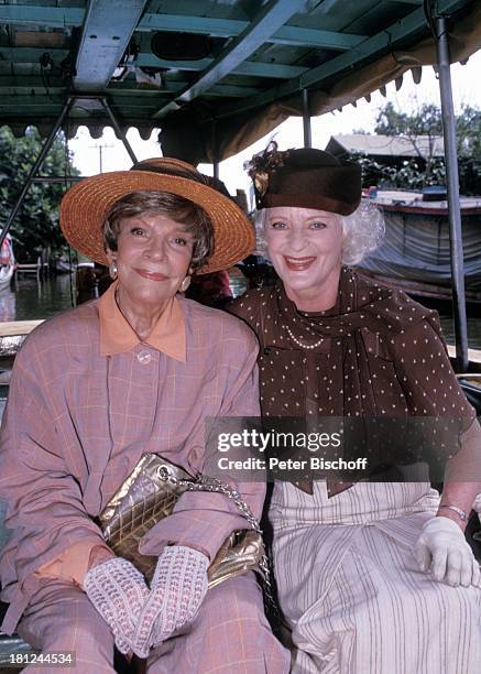 Tilly Lauenstein, Elisabeth Wiedemann, , PRO 7 - Serie "Glueckliche Reise", Folge 7, "Thailand", , Bangkok/Thailand/Asien, "Kloang", Fluss, Boot,...