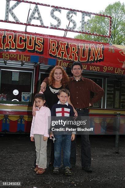 Rachel Siemoneit-Barum , Rebecca Siemoneit-Barum , Sohn Joshua Siemoneit-Barum , Ehemann Pierre Bauer, , Circus Siemoneit-Barum , Münster, ,