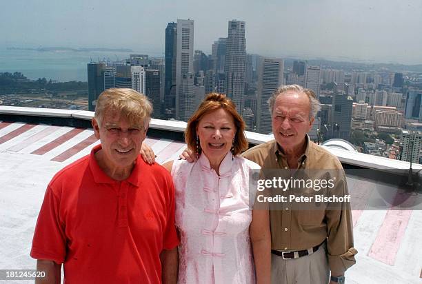 Siegfried Rauch, Heide Keller, Horst Naumann, , Dachterasse Hotel: "Raffles Hotel", Singapur, ,