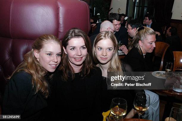 Dana Vavrova , Tochter Janina Vilsmaier , Tochter Therese Vilsmaier , Party nach Verleihung "Bayerischer Filmpreis", München, ,