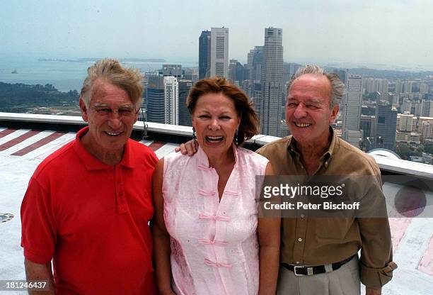 Siegfried Rauch, Heide Keller, Horst Naumann, , Dachterasse Hotel: "Raffles Hotel", Singapur, ,