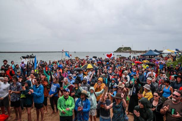 AUS: Protesters Attempt Blockade Of World's Largest Coal Port