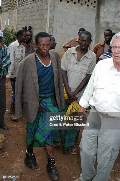 Karlheinz Böhm, Einheimische, Lepra-Hilfe der Hilfsorganisation: "Menschen für Menschen", ,