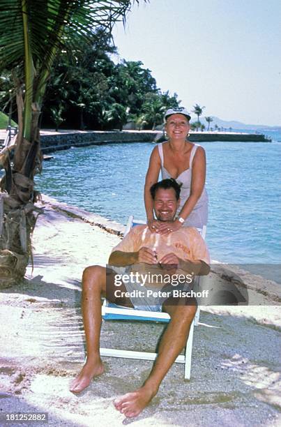 Manfred Lehmann, Ehefrau Helga, Hotel "Royal Wing", am Rande der Dreharbeiten zur ZDF-Serie "Verschollen in Thailand", Pattaya, Thailand, Asien,...