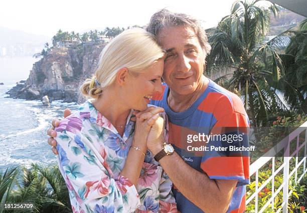 Marlene Charell, Ehemann Roger Pappini, neben den Dreharbeiten zur ZDF-Reihe "Traumschiff", Folge 16, "Mexiko", , Acapulco, Mexiko/Mittelamerika,...