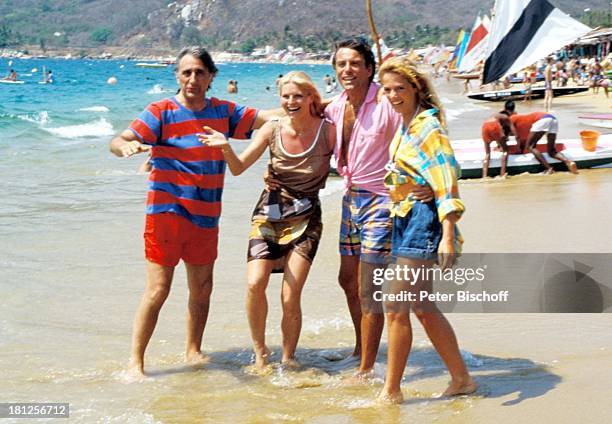 Marlene Charell , Ehemann Roger Pappini , Bela Erny, Ehefrau Mary Sur, neben den Dreharbeiten zur ZDF-Reihe "Traumschiff", Folge 16, "Mexiko", ,...