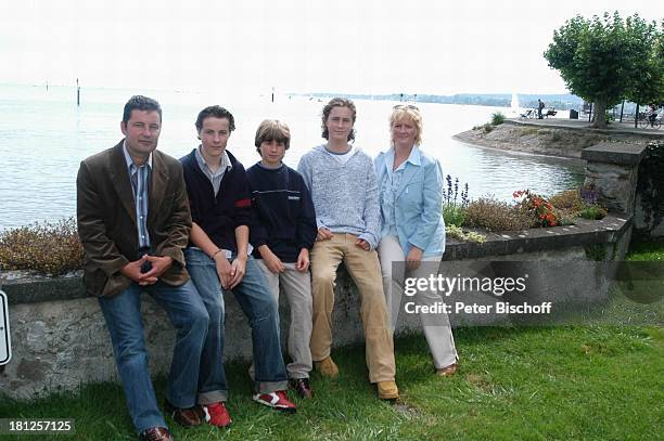 Andreas Winterhalder , Mutter Susanne , Vater Rolf , Bruder Heiko , Bruder Jörg , Inselhotel Steigenberger, Konstanz, Bodensee, , See, Mauer,...