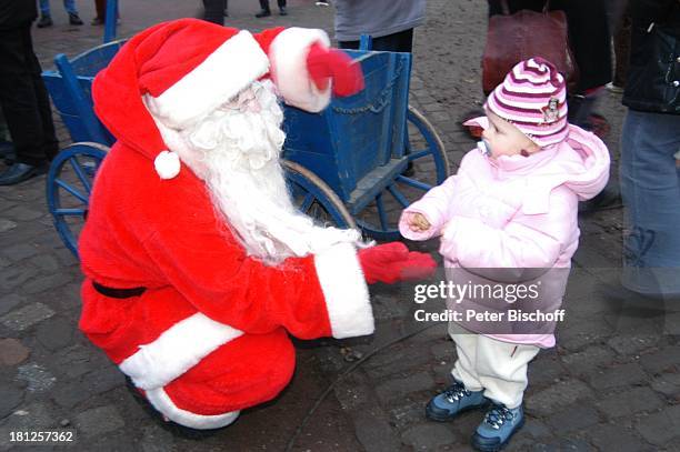 Weihnachtsmarkt in Fischerhude bei Bremen, Deutschland, Europa, Reise, , Weihnachtsmann, Kind, Bollerwagen, Weihnachten, Weihnachtszeit, Advent,...