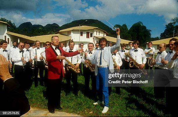 Udo Jürgens , Orchester: "Städtischer Musikkorps der Feuerwehr Hannover", Eröffnung SOS-Kinderdorf, Rio de Janeiro, Brasilien, Südamerika, ,...