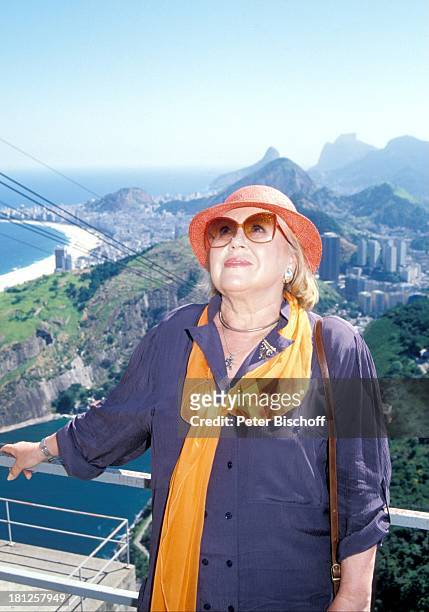 Eva-Maria Bauer, Dreharbeiten zur PRO 7 - Serie "Glückliche Reise", Folge 1, "Brasilien", , ;Rio de Janeiro/Brasilien/Süd-Amerika, Berge, Meer,...
