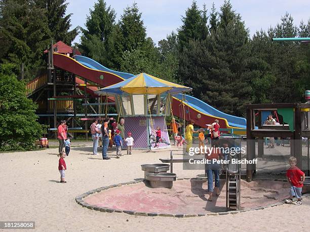 Freizeitpark "Magic Park" Verden , Niedersachsen, Deutschland, Europa, Reise, Karussell, Rutsche, Kinderrutsche, Spielplatz, Kinderspielplatz,...