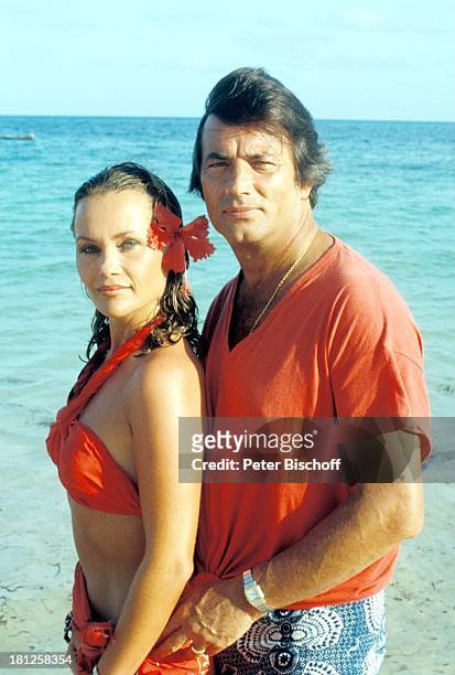 Hella Brice, Ehemann Pierre Brice, , neben den Dreharbeiten zur ZDF-Reihe "Traumschiff", Hotel "Severin Sea Lodge", Folge 8: "Kenia", Ausflug,...
