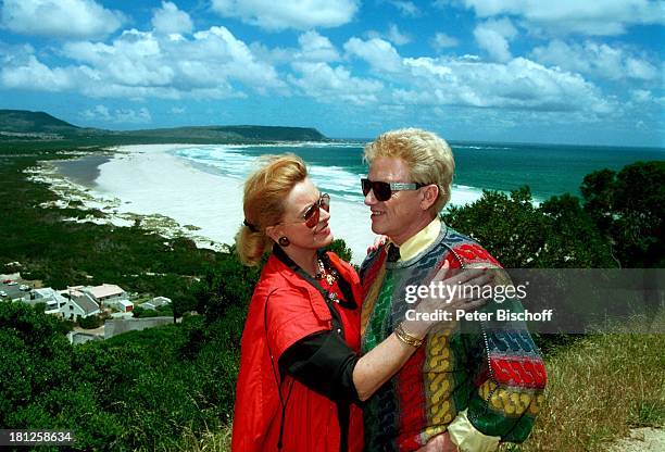 Heino, Ehefrau Hannelore Kramm, "Chapmans Bay", Südafrika, Prod.-Nr.: 864/1996, , Küste, Wasser, Meer, Strand, Brille, Sonnenbrille, Uhr, Armbanduhr,...