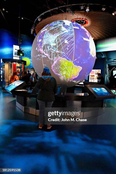 national air and space museum, washington, d.c. (usa) - indoor satellite dish antenna stock pictures, royalty-free photos & images
